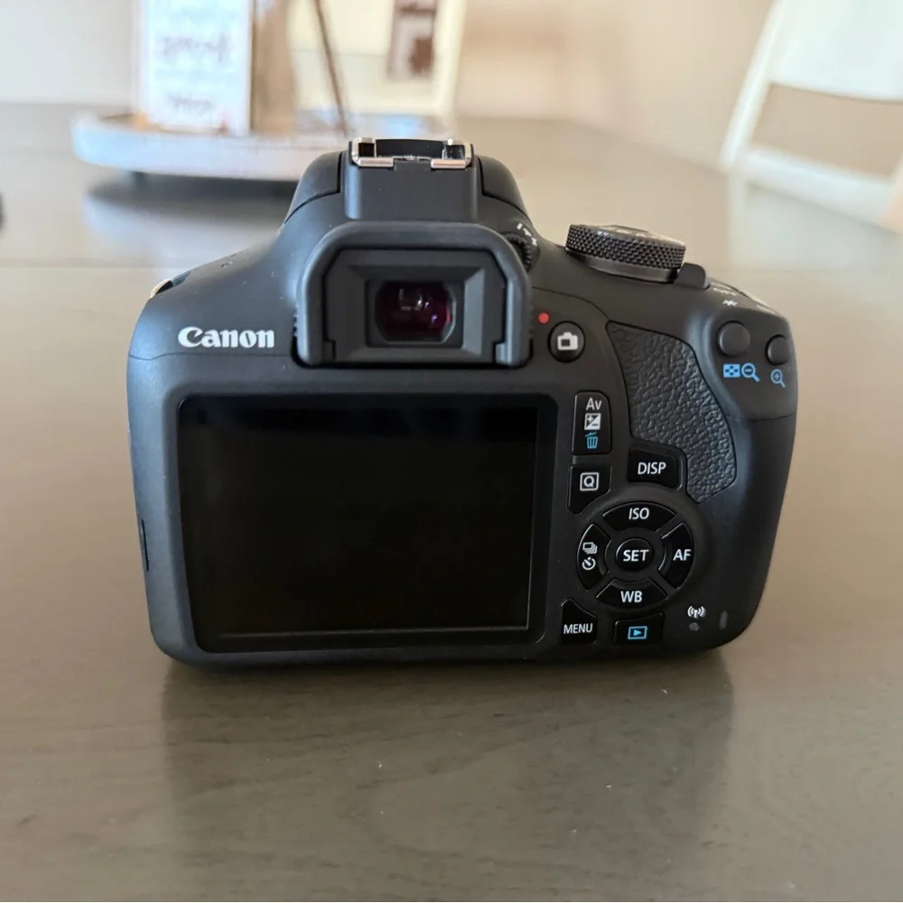 Canon EOS Rebel T7 EF-S 18-55mm IS II KIT Black Camera and accessories